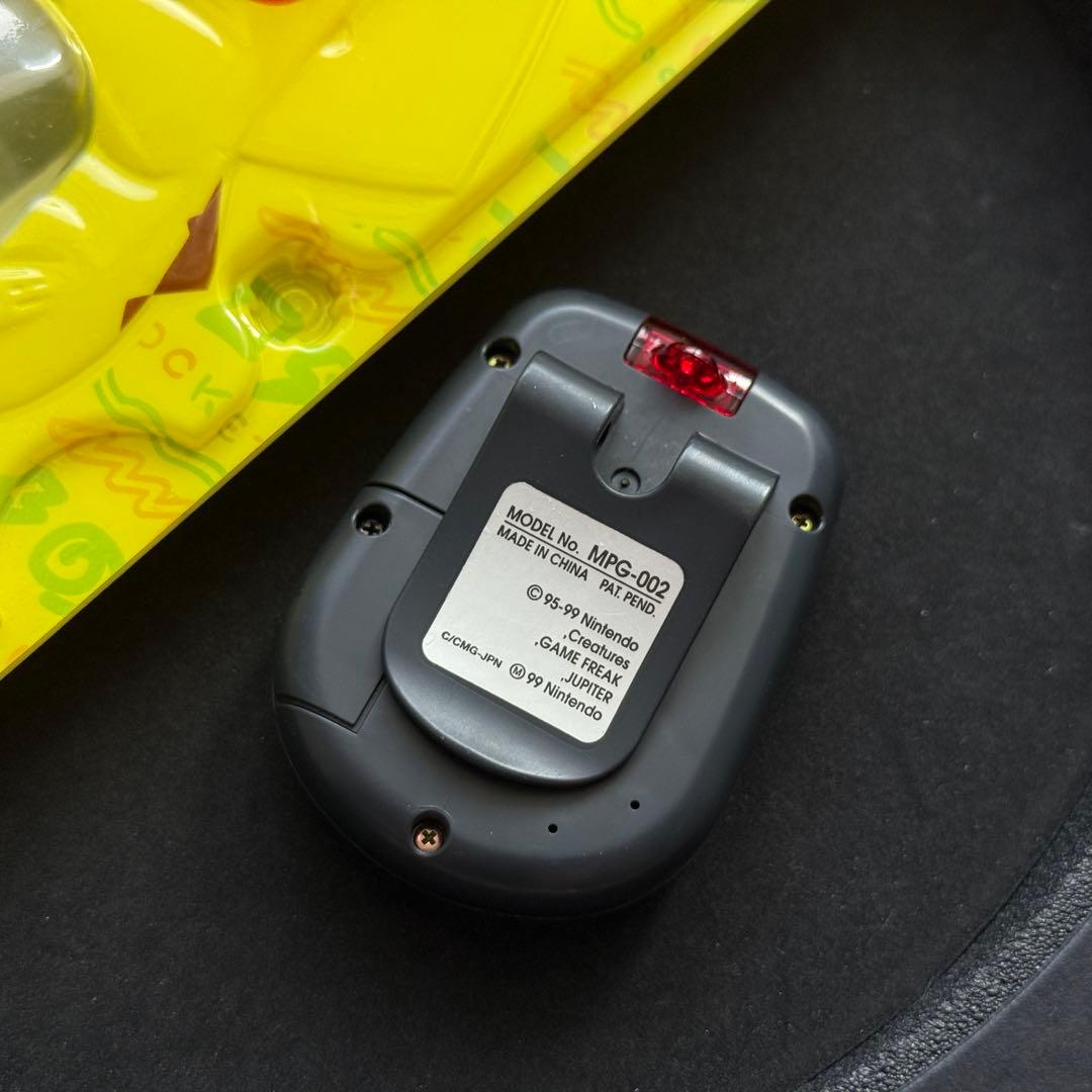 極美品！任天堂ポケットピカチュウ！カラー　金・銀といっしょ！万歩計 動作確認済み