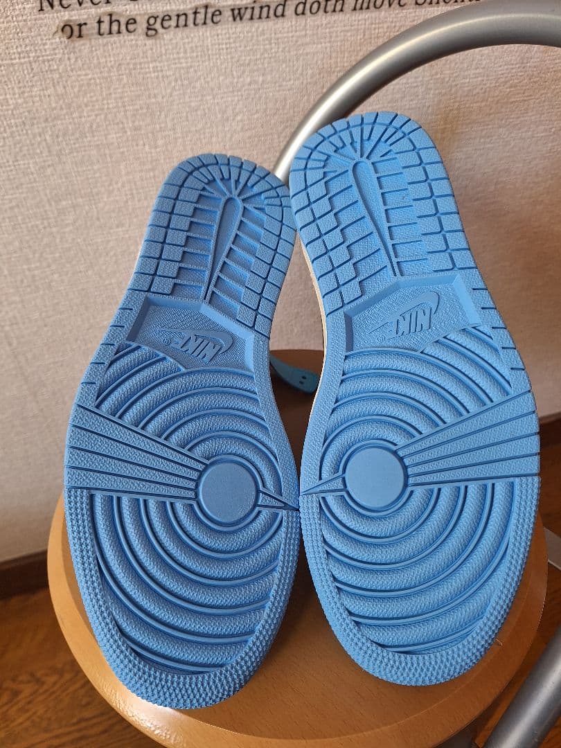 Off-White × Nike Air Jordan 1 UNC