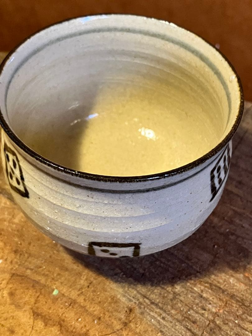 サイコロ模様の陶器の器　湯呑み　茶碗　フリーカップ　向付
