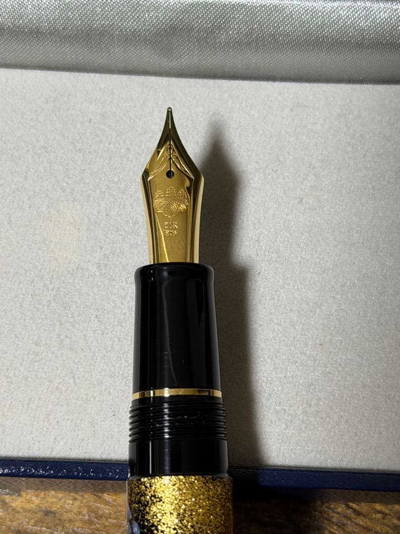 新品未使用　内閣総理大臣　特別慰労品 螺鈿蒔絵 桜流れ セーラー　万年筆　M