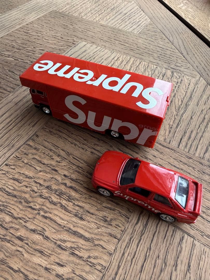 Supreme Hot Wheels Fleet Flyer ミニカー 