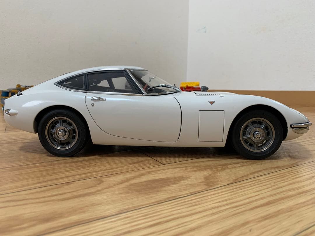 デアゴスティーニ 1/10 トヨタ 2000GT ホワイト