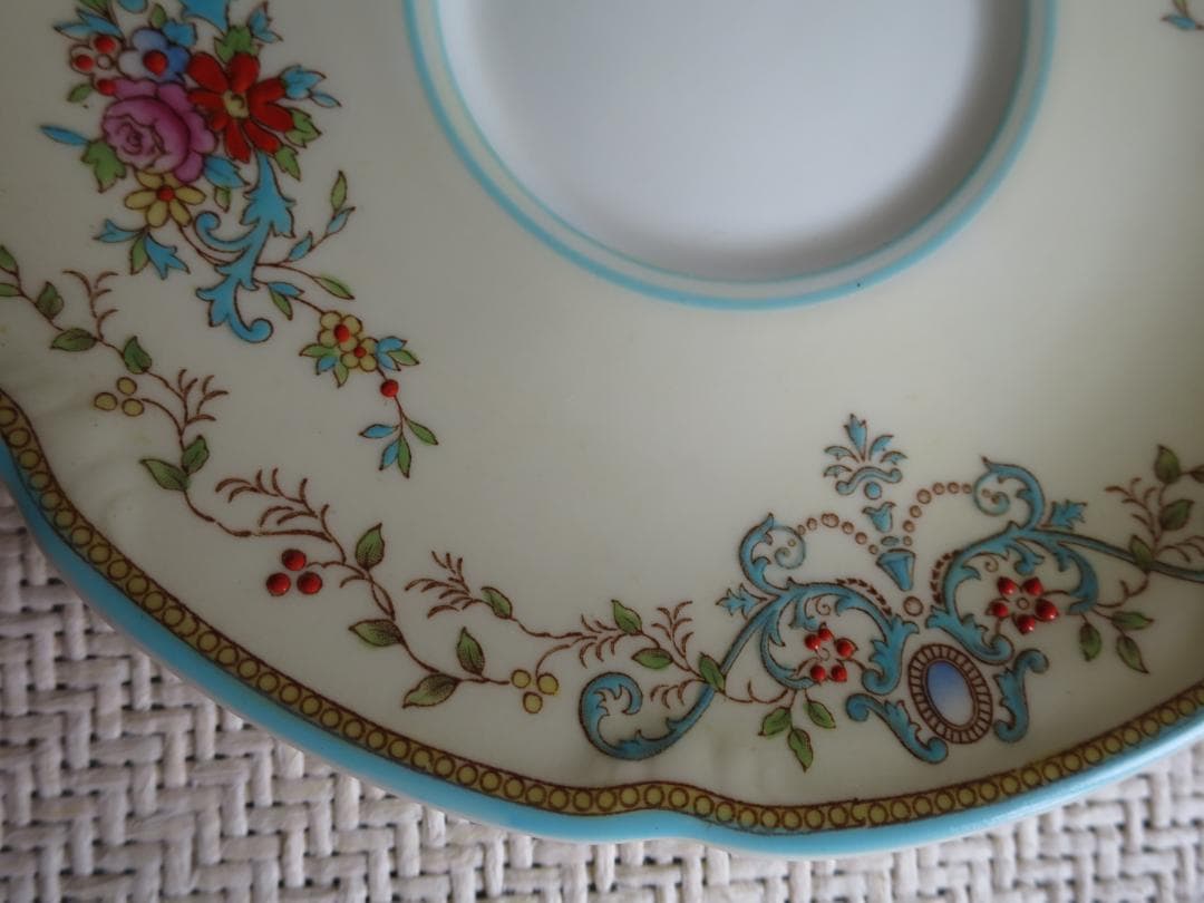 英国ロイヤルドルトン　ティーカップ・ソーサーセット　手描き1930年代