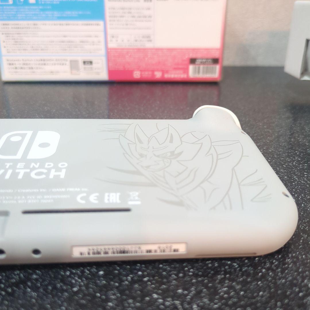 美品 ニンテンドースイッチ ライト ザシアン・ザマゼンタ 剣盾 バージョン