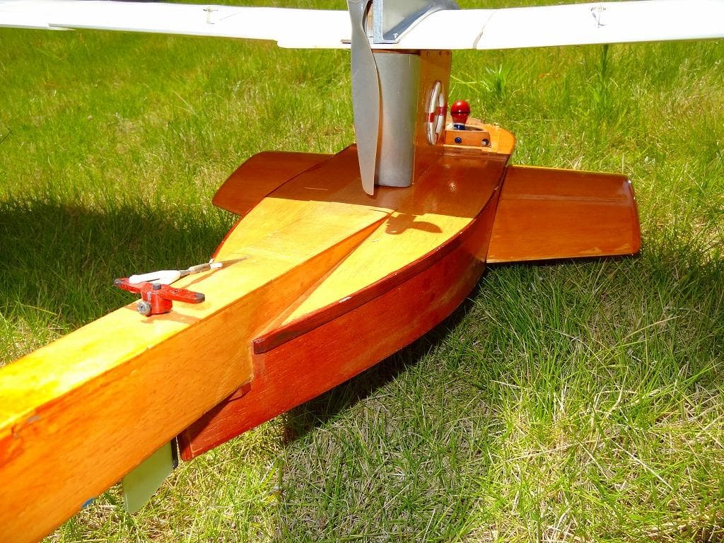 非常に手の込んだ作り　オリジナル飛行艇　ラジコン水上機　スパン1410mm