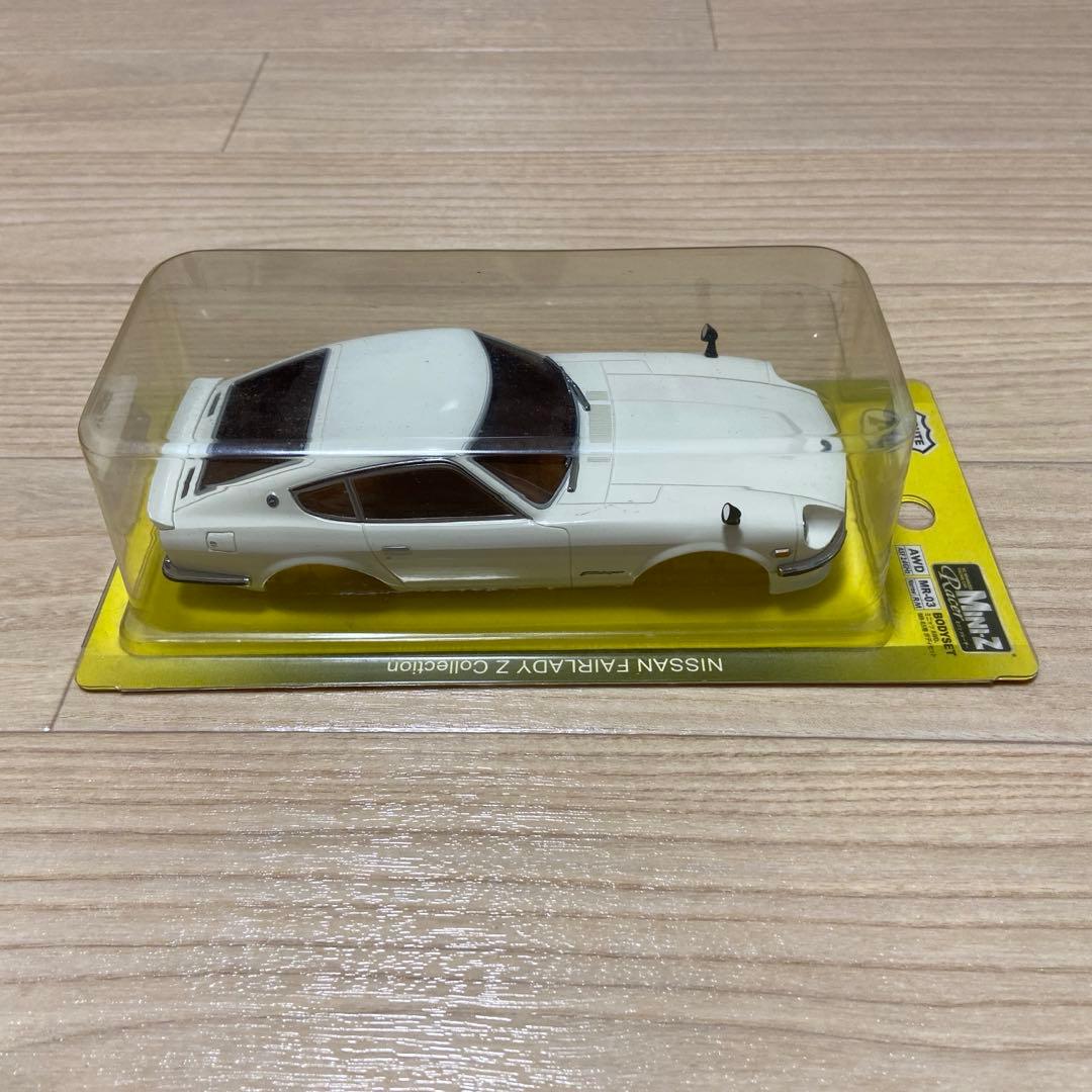 京商 ミニッツ　ボディ フェアレディＺ　白