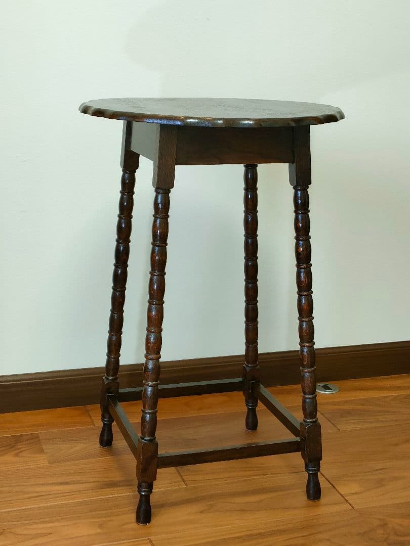 ●英国アンティーク●状態良●コーヒーテーブル・サイドテーブル●装飾脚