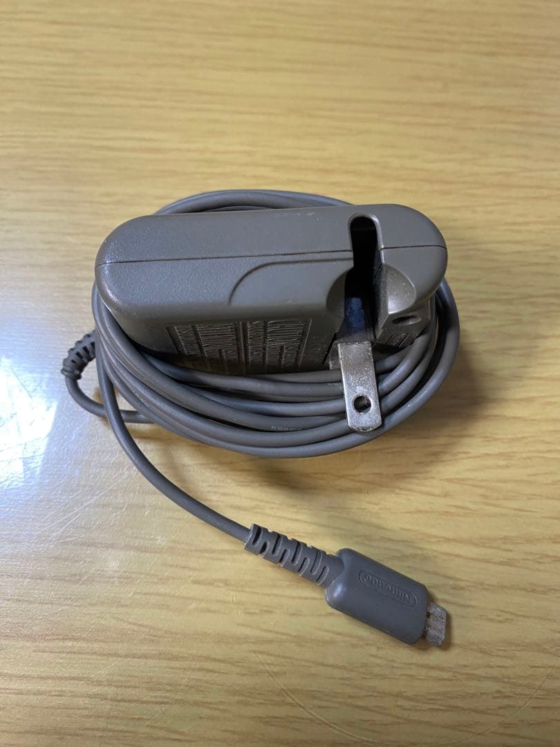 DS Lite 本体　ゲームボーイ　ソフト　充電器　セット