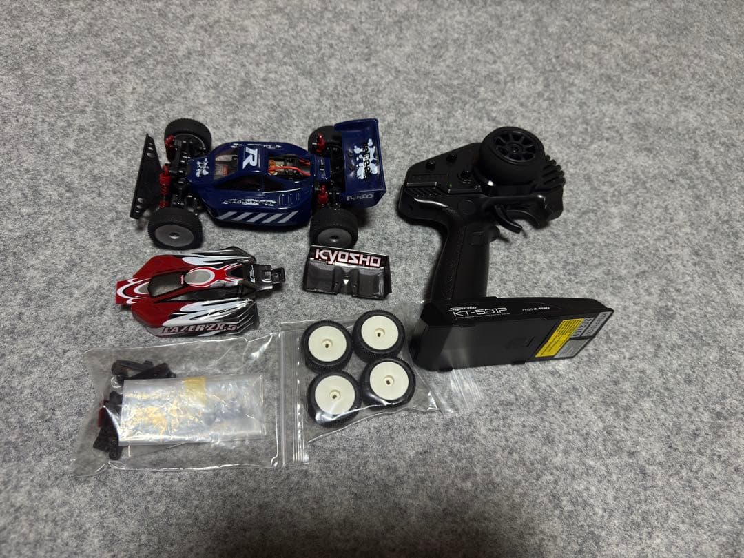 KYOSHO ミニッツバギー スペアボディー付き