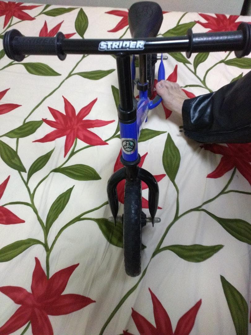 H*k様 STRIDER CLASSIC バランスバイク 12インチ 青