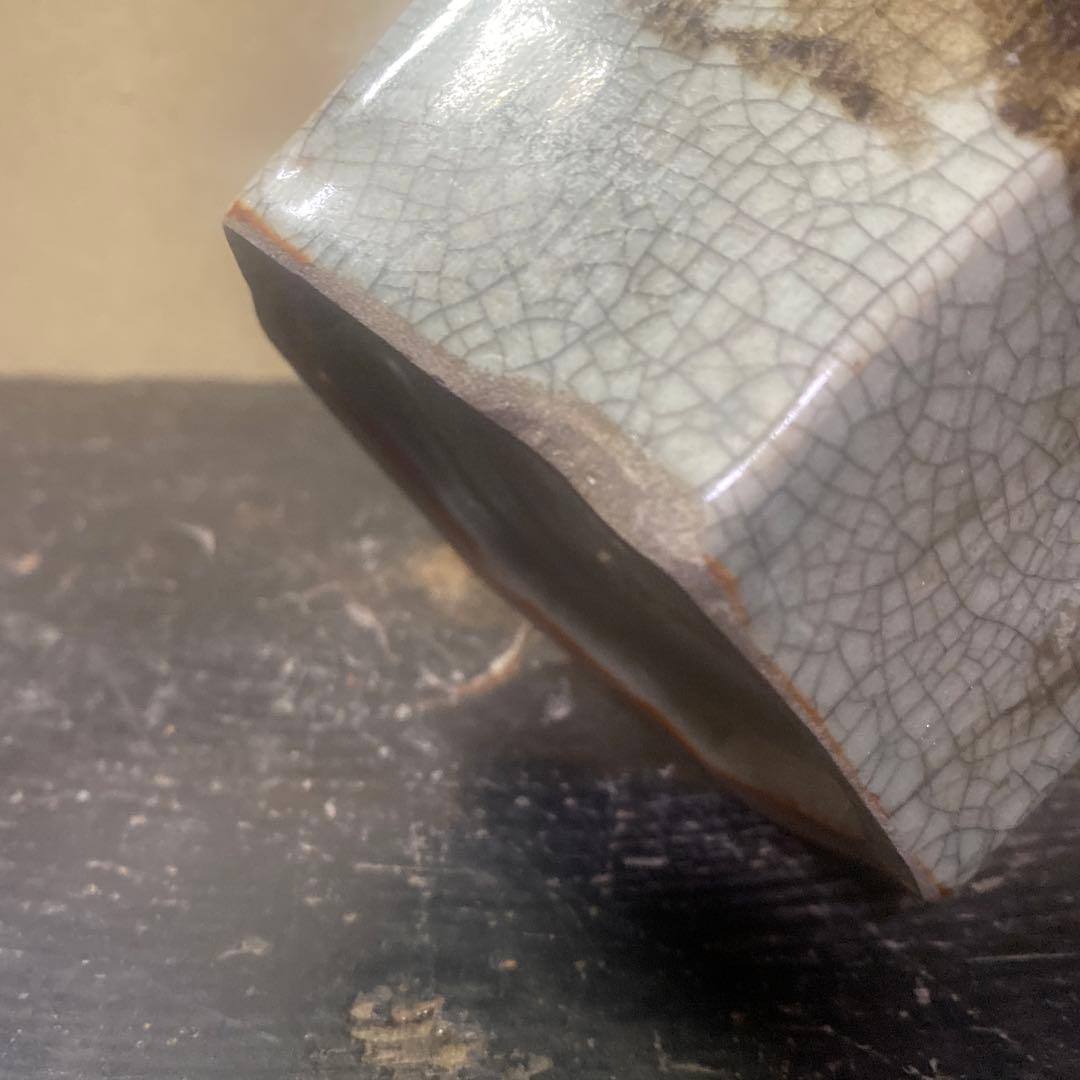 中国古玩　青磁ヒビ焼面取り花瓶【中】