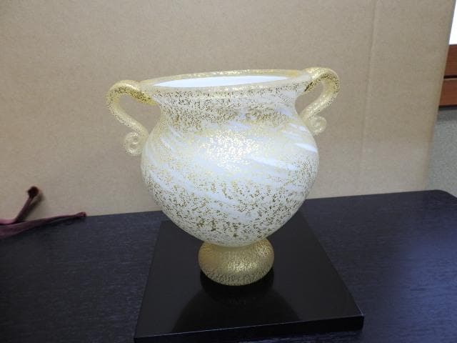 岩田久利「白寿」金彩硝子壺　共箱　MA387