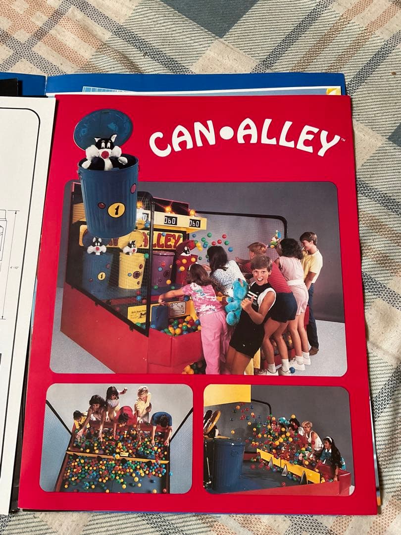 1983年 WHAC A MOLE他、アメリカのアーケードゲーム筐体カタログ集。