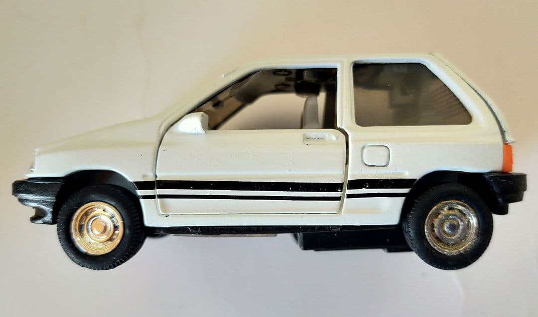 起亜 プライド (フォード フェスティバル)ミニカー