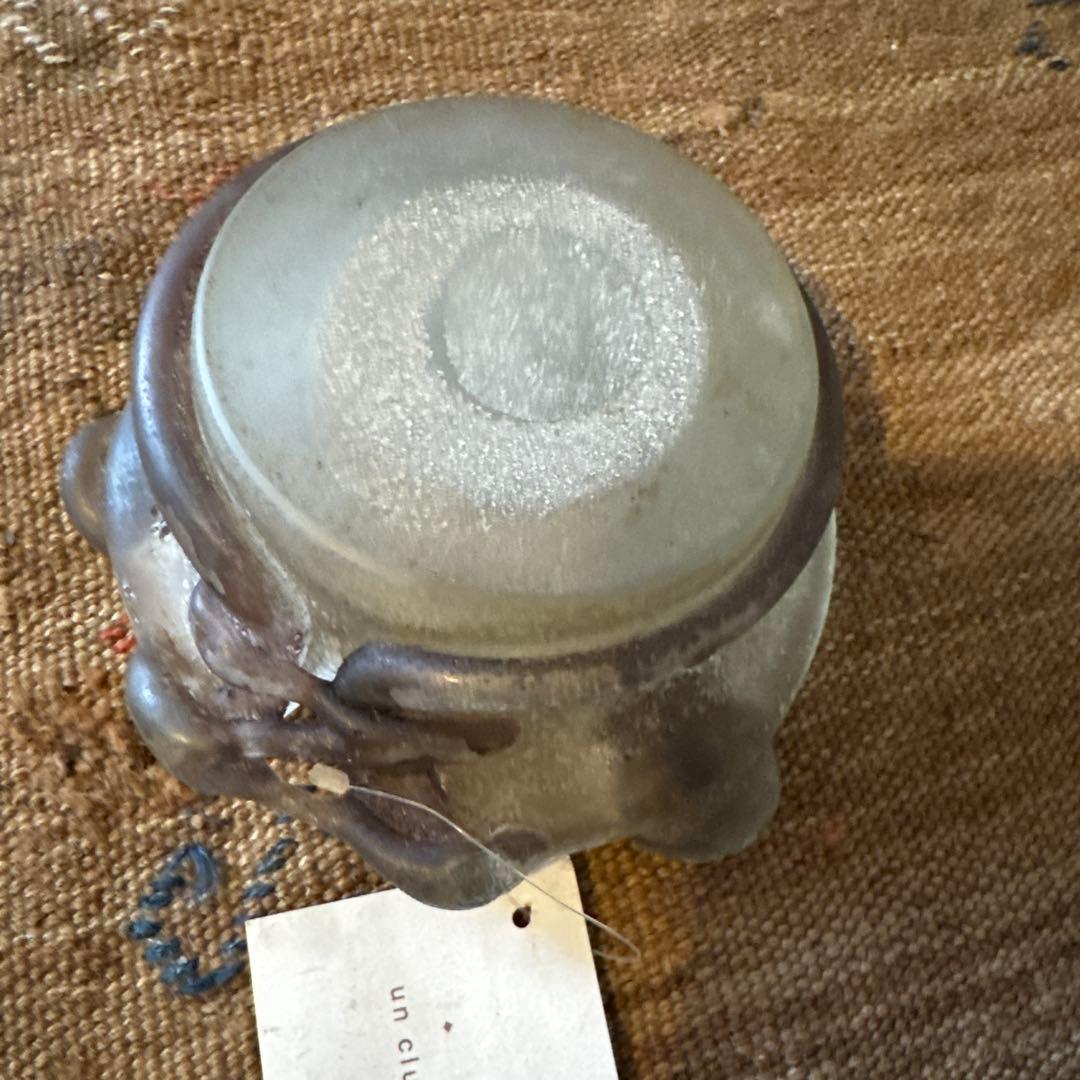 ビエナアンティークガラスの灰皿