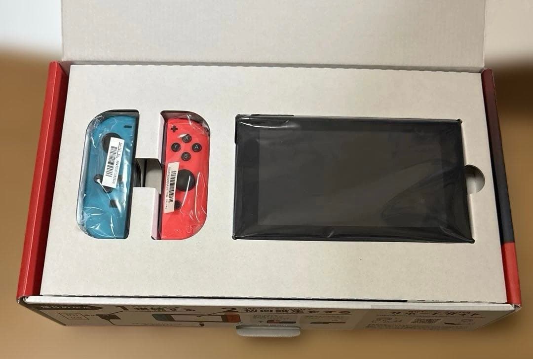 Nintendo Switch　本体　ケース付き　付属品全てあり