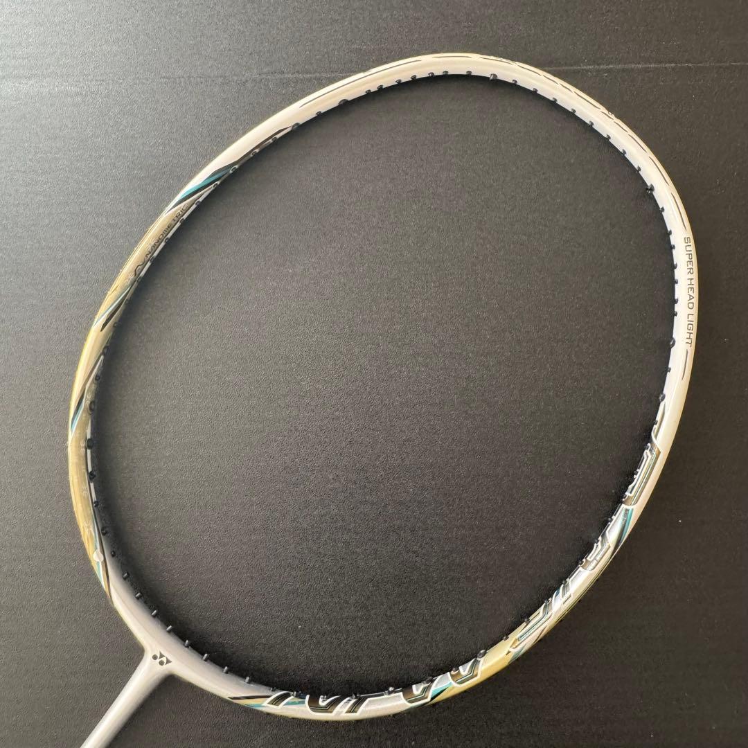 【廃盤】YONEX ナノレイ750 3UG5 バドミントン