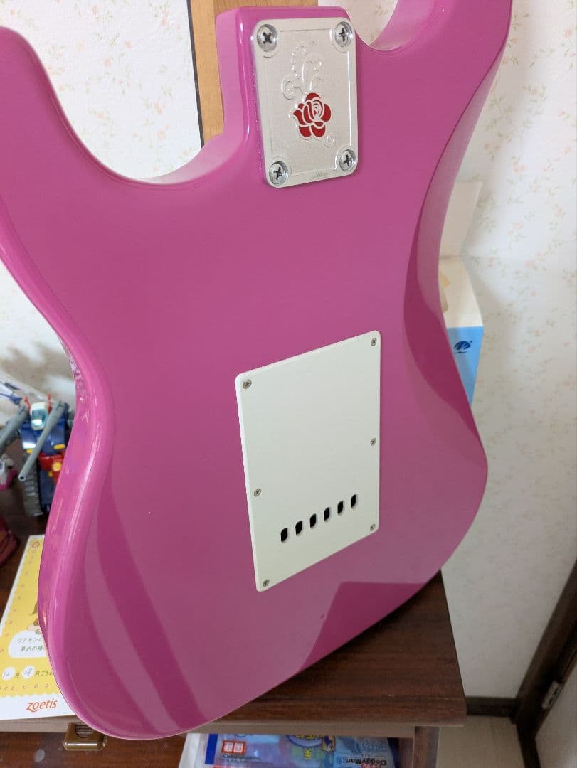 Gypsy Rose ジプシーローズ　ピンクエレキギター　ストラトタイプ