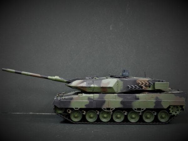 Heng Long 2.4GHz 1/16 ドイツ主力戦車 レオパルト2 A6