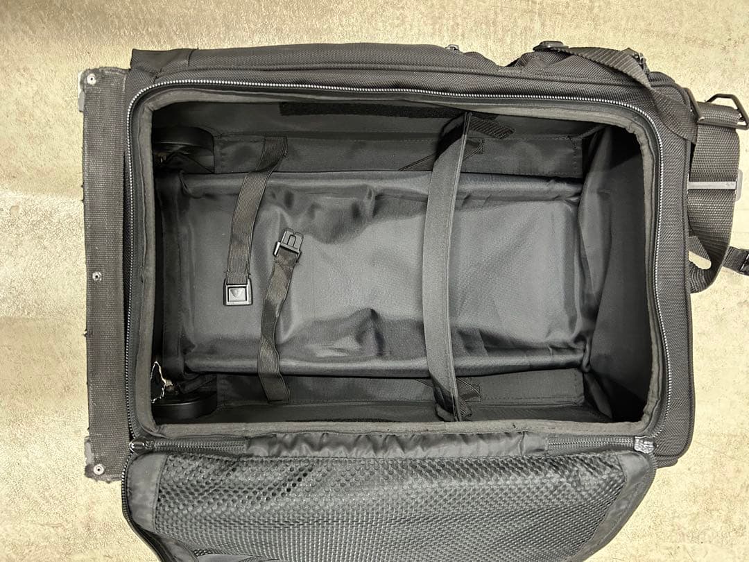 Luggage Works Stealth 22インチ　ローリング　バッグ