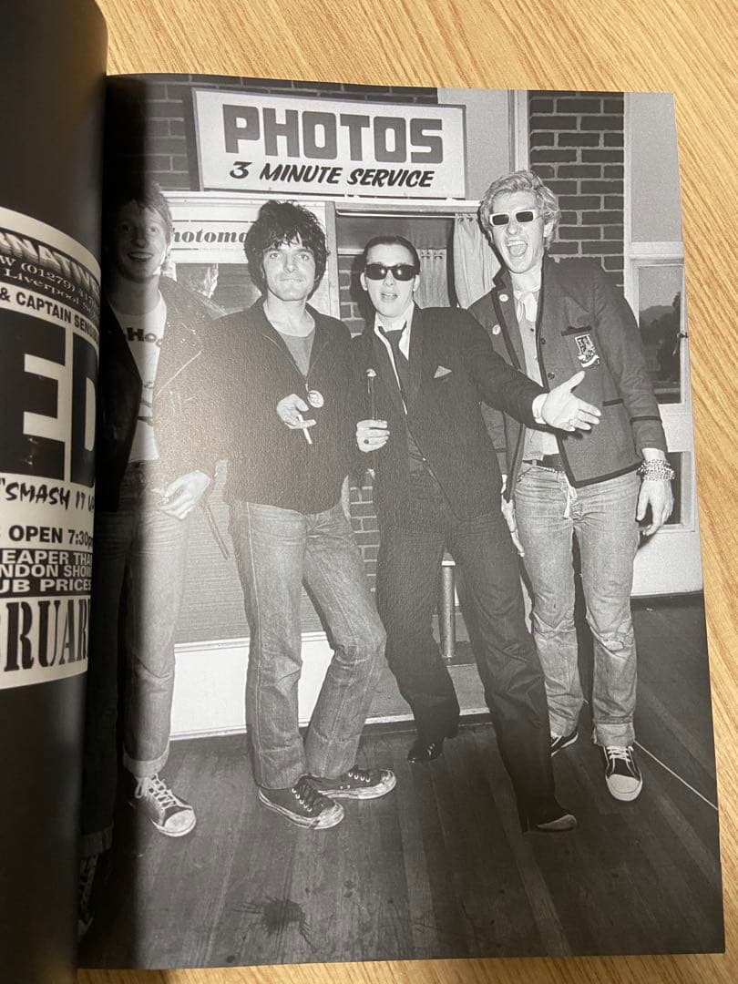 オリジナルメンバー直筆サイン！The Damned 1976-1978 写真集