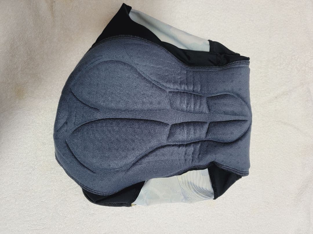 【再値下げ】アバンギャルド 迷彩（カモフラージュ）アーミージャージ　上下セット