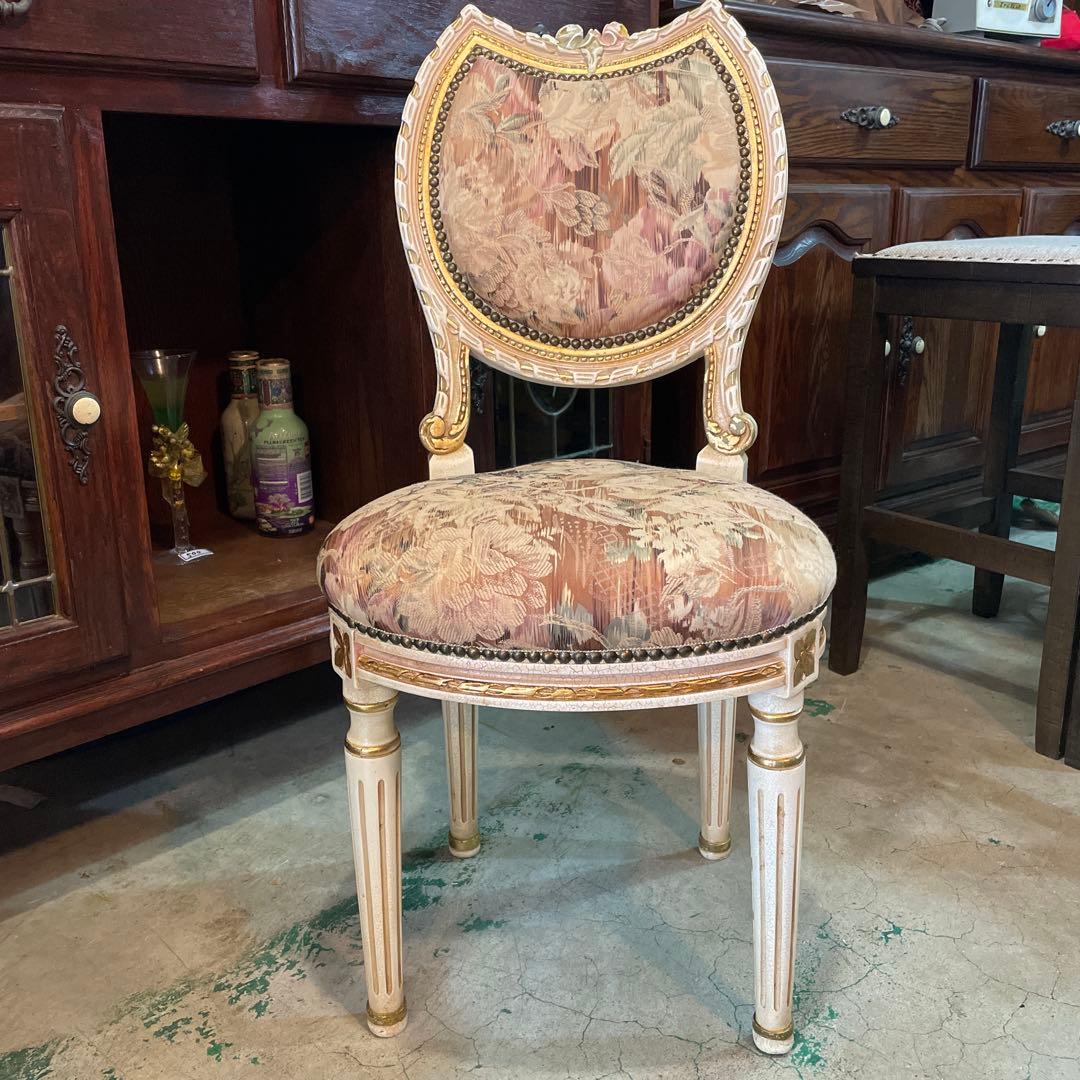 イタリア製・ロココ調チェアー・金彩・鋲打ち