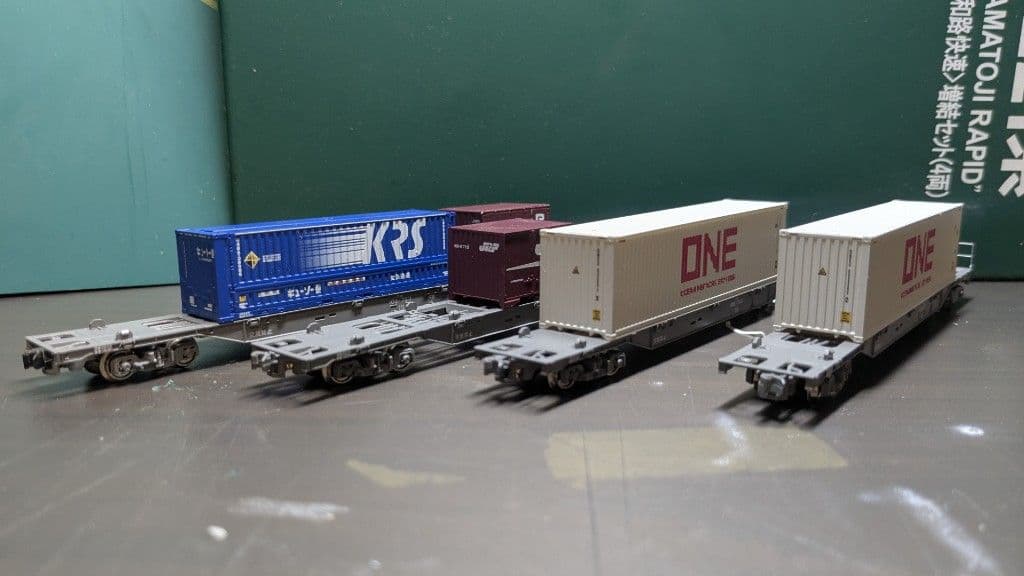 KATO　217系11両とコキ200、106