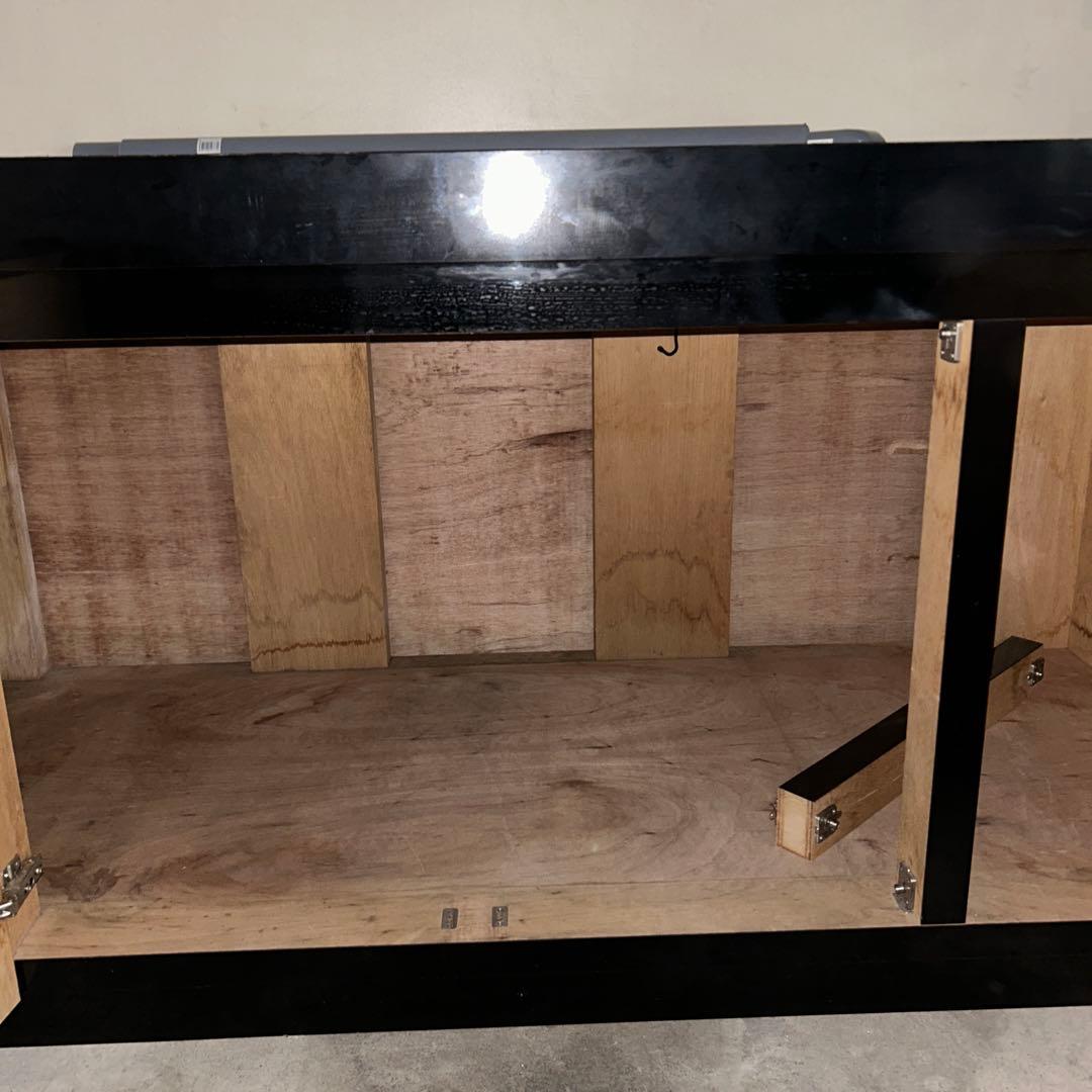 黒のキャビネット型水槽台　1800.700.800