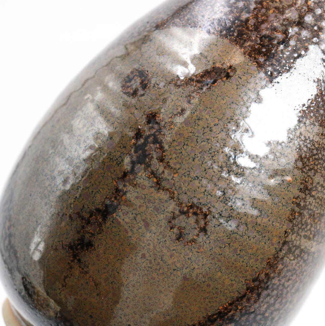 十代 大樋長左衛門(年朗)作 天目釉 魚文花入 花瓶 花器　AB844　DD