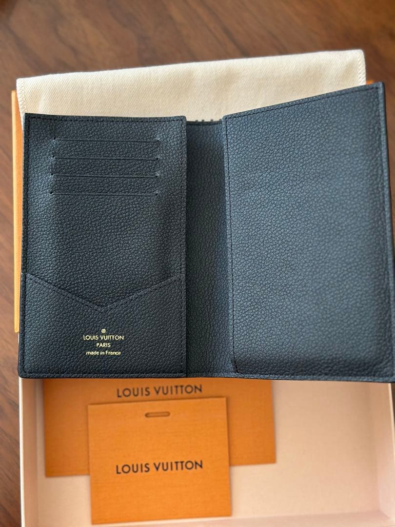 【超美品】Louis Vuittonパスポートカバー クーヴェルテュール NM