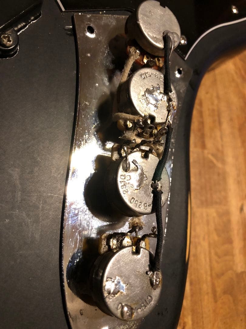 マットブラックのベース