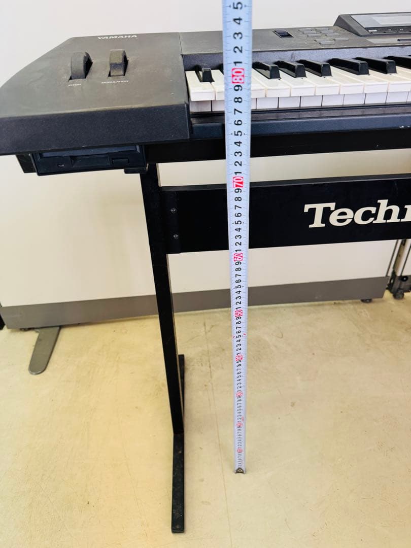 ヤマハ QS300 シンセサイザー 中古品 レトロ 電化製品 音楽 編集