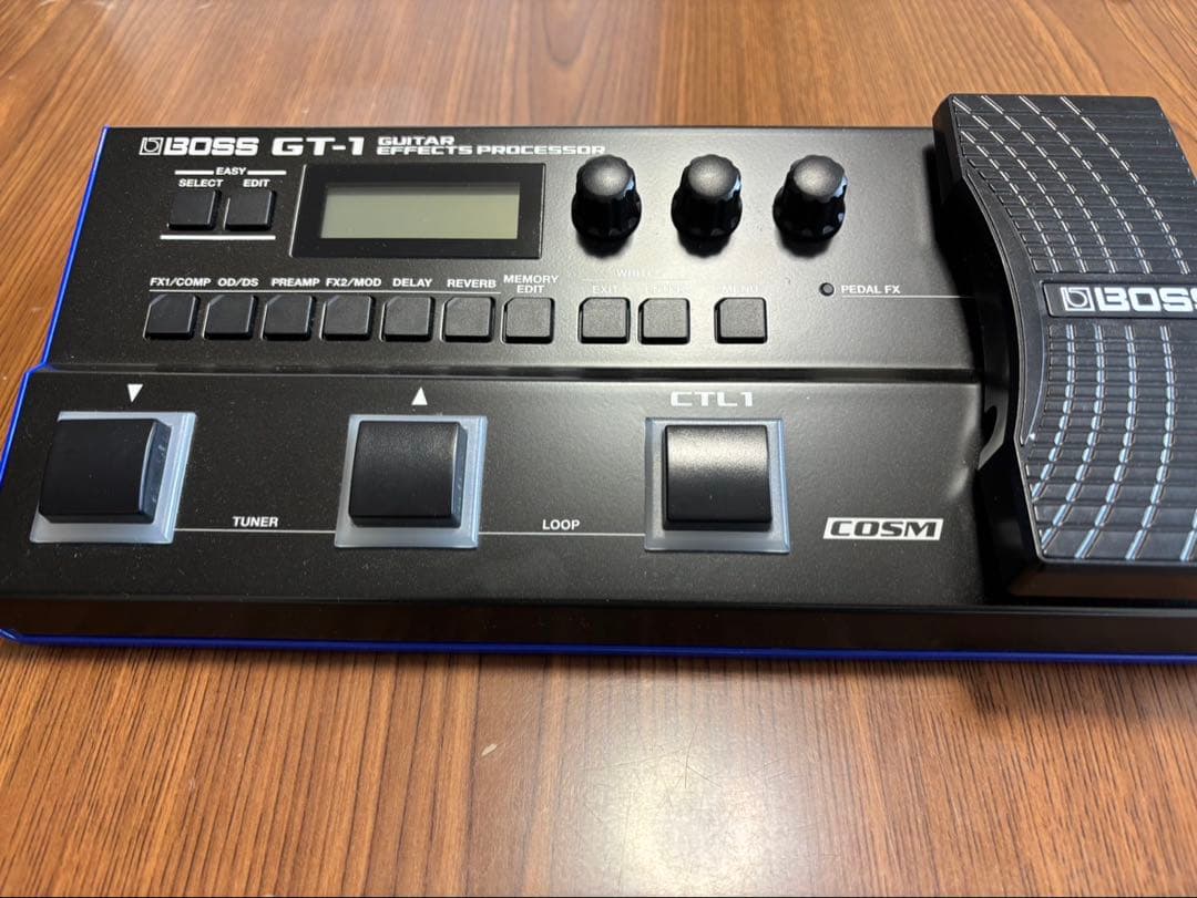 BOSS GT-1 ギターエフェクター 本体とACアダプター