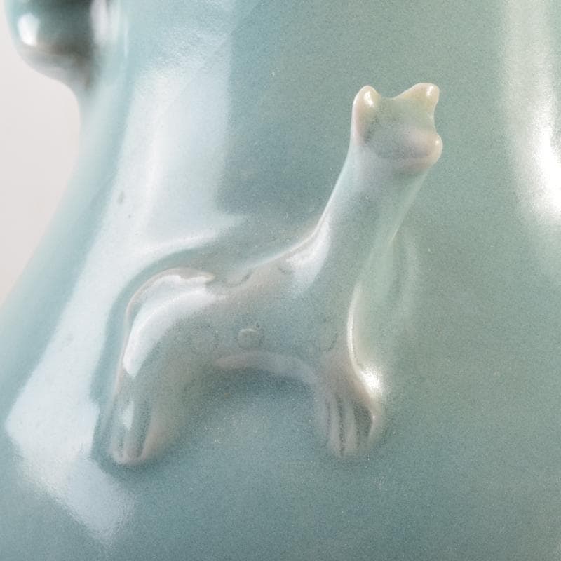 中国　龍泉窯　青白釉　神獣文瓶　蓋瓶　C　7062A