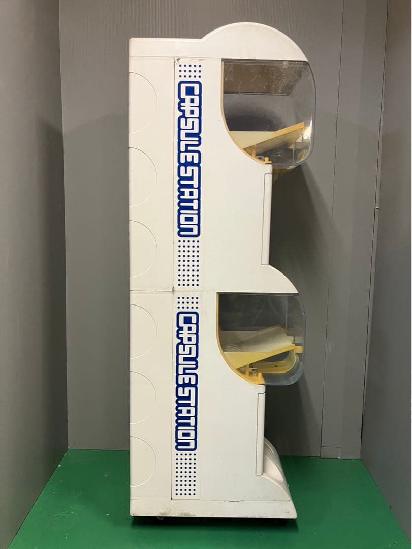 送料込みC-94　バンダイ カプセルステーション　上段下段【ガチャガチャ本体】