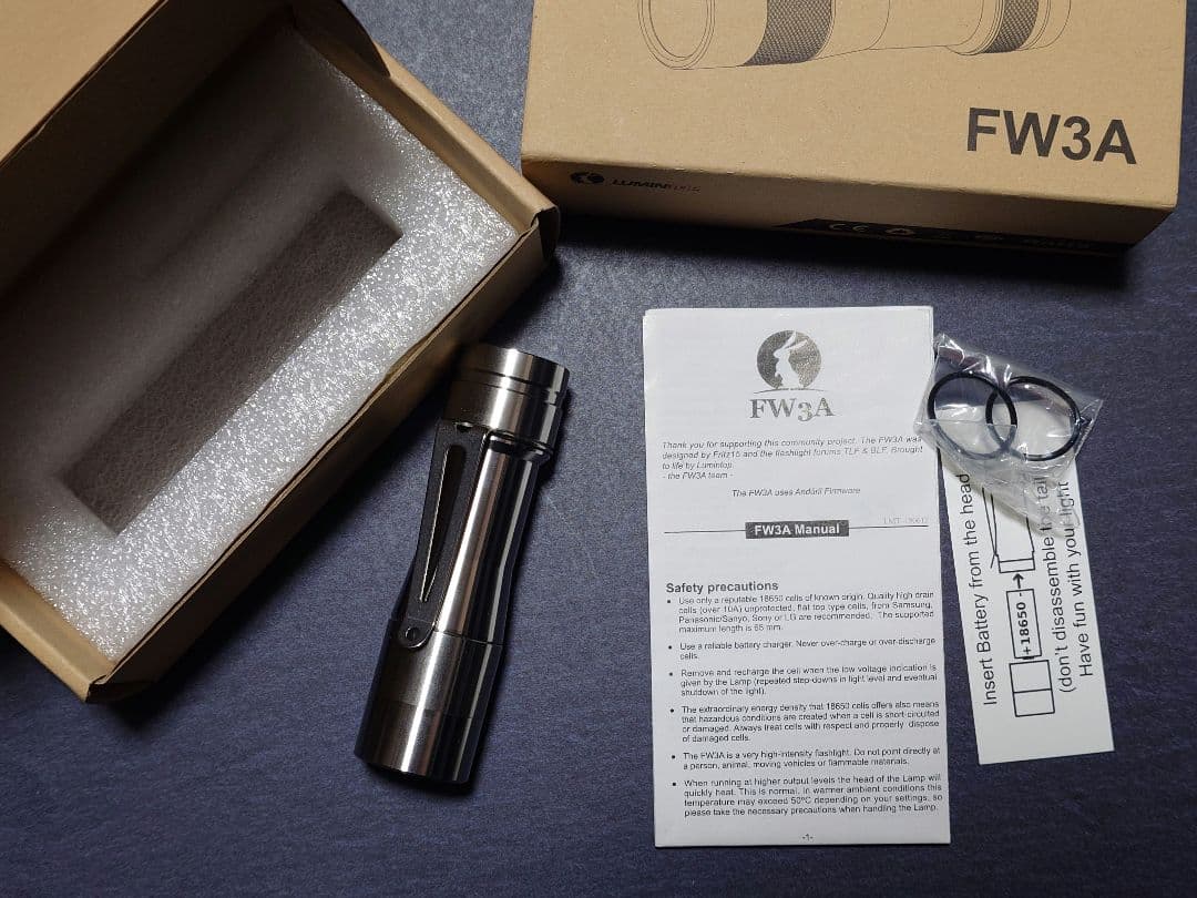 【美品】LUMINTOP FW3A 懐中電灯 SS-Nichia