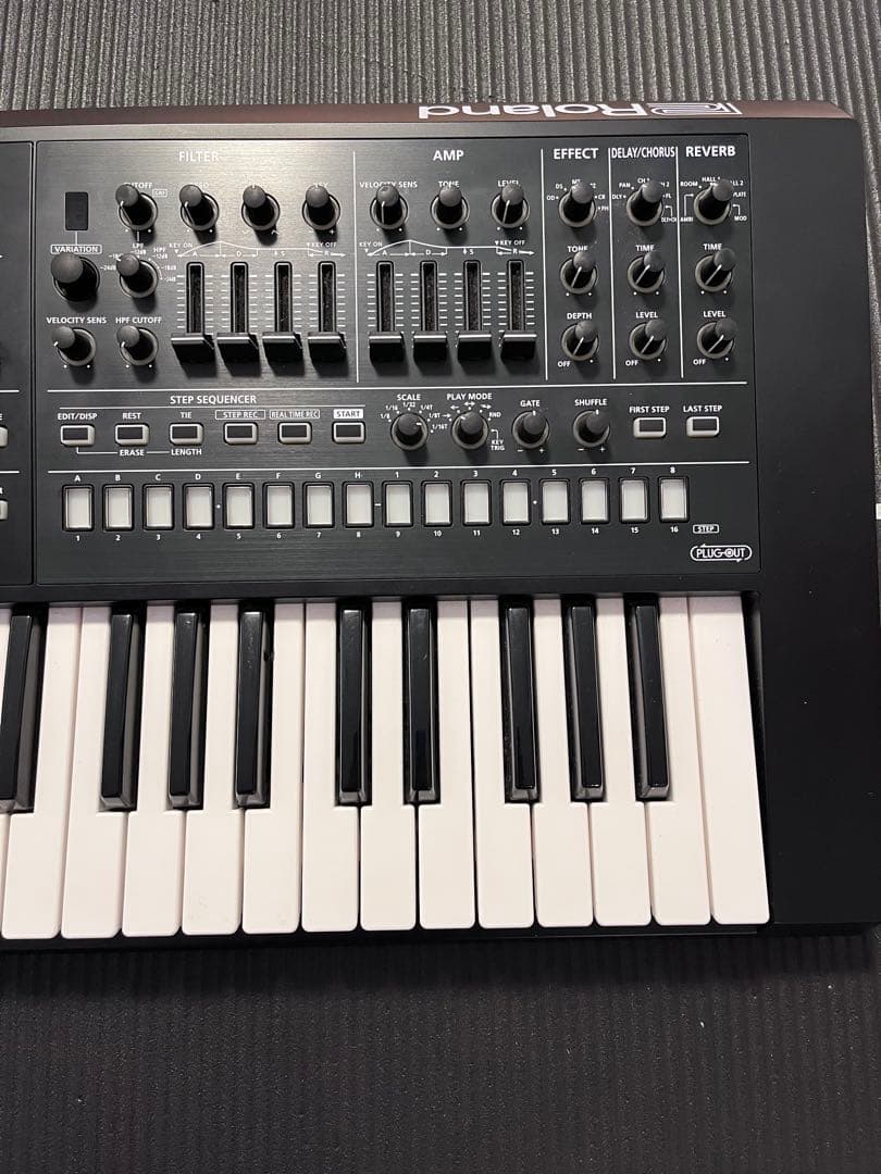 Roland SYSTEM-8 PLUG-OUT シンセサイザー