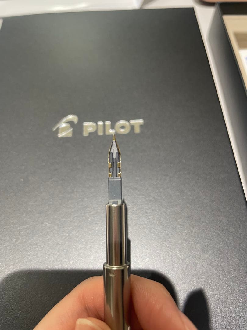 PILOT キャップレスデシモ メタリックピンク EF