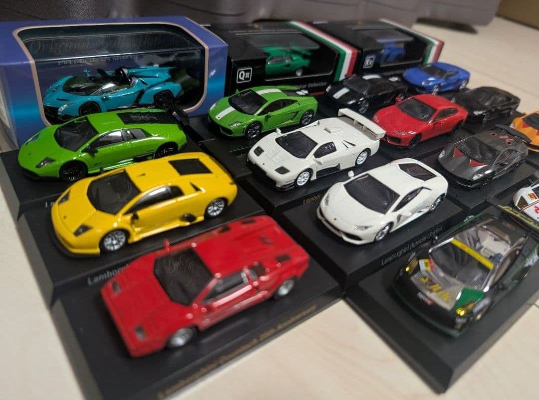 京商製 ランボルギーニ 1/64 ミニカー 17台