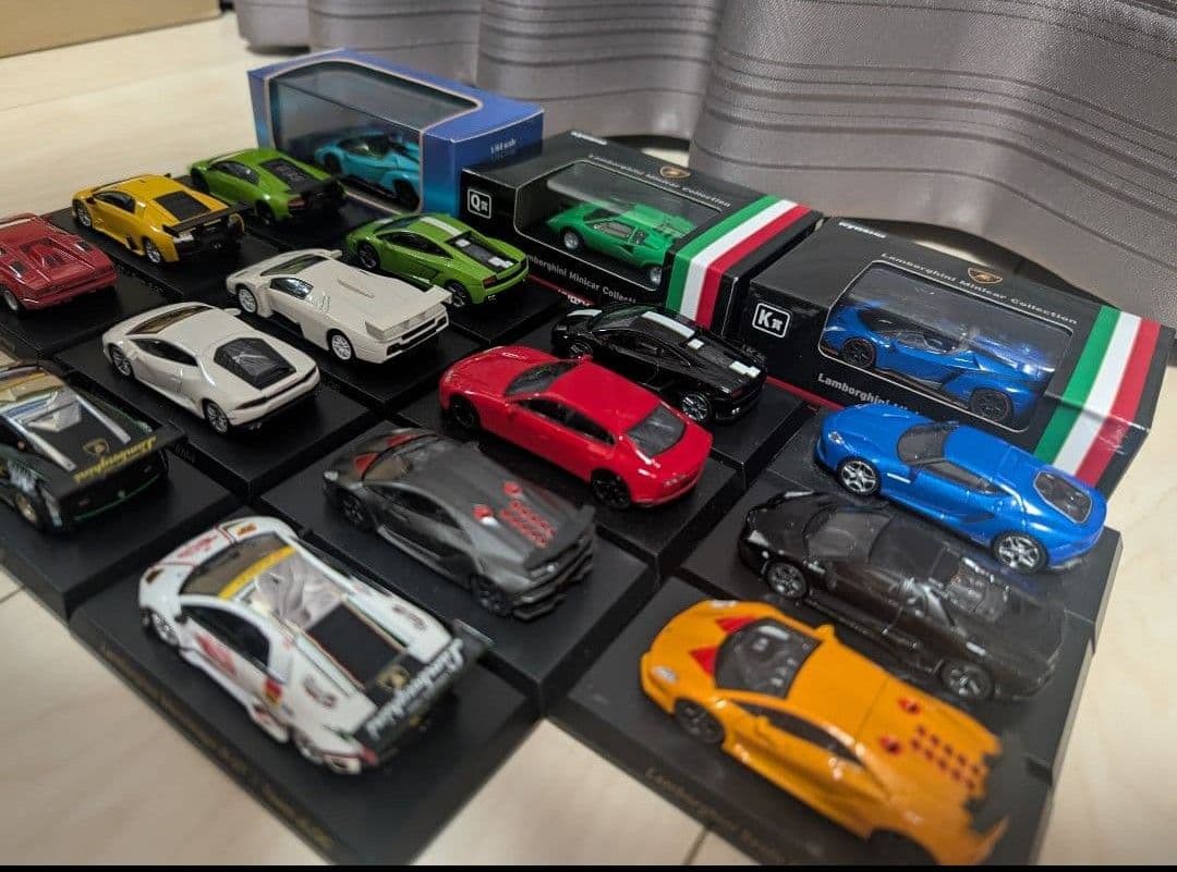 京商製 ランボルギーニ 1/64 ミニカー 17台