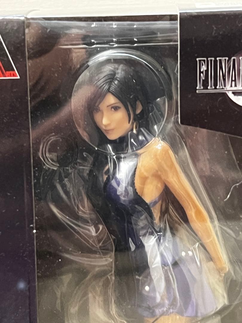 ファイナルファンタジー7リメイク　スタティックアーツ　エアリス、ティファ　ドレス