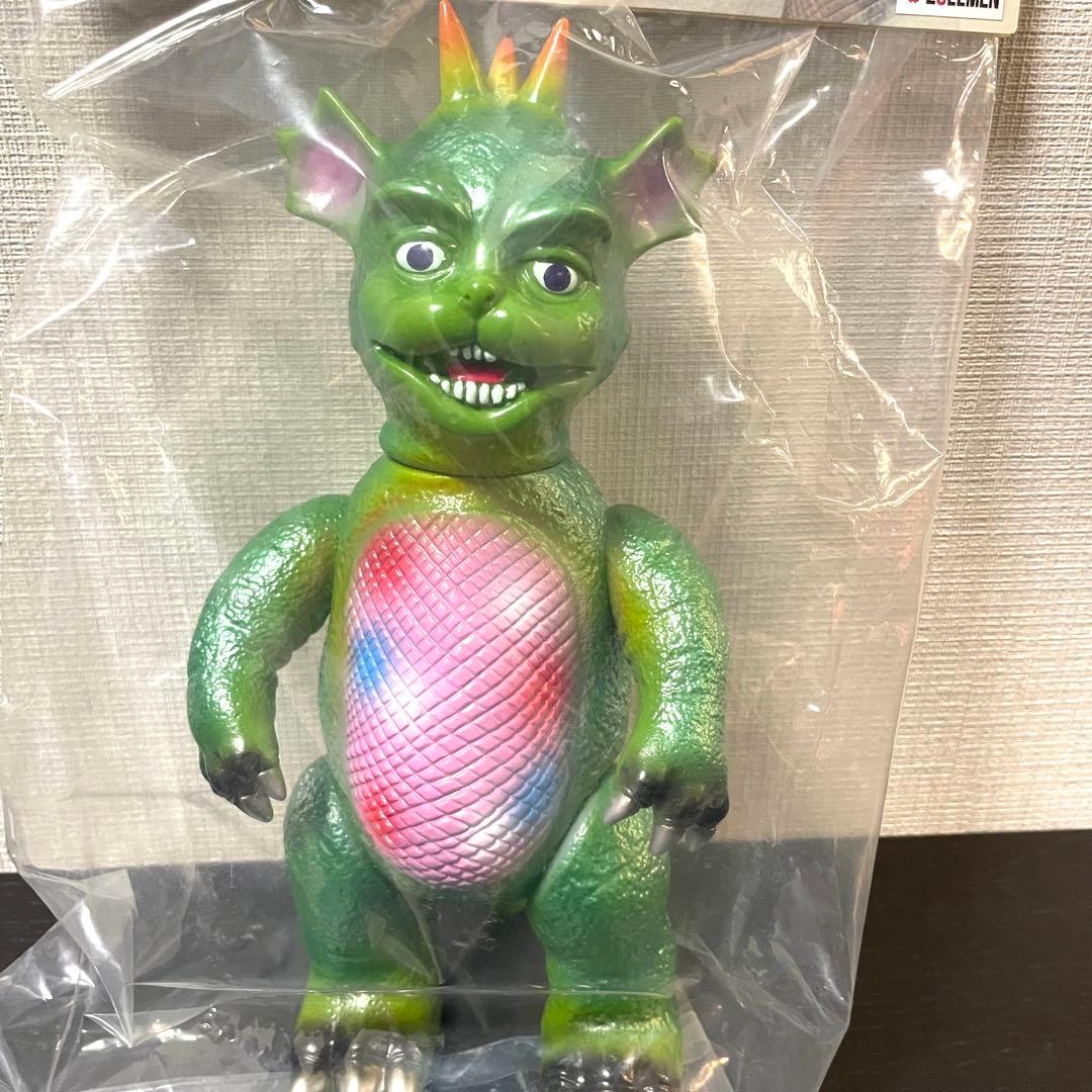 【zollmen】 ゾルメン マンチー 緑 食いしん坊怪獣 バジラの息子 新品