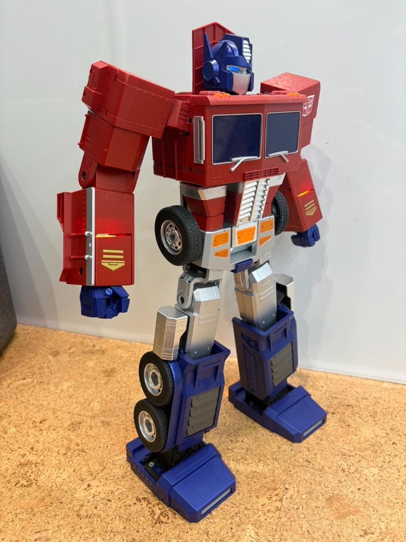 robosen フラッグシップ　オプティマスプライム　(日本語版)