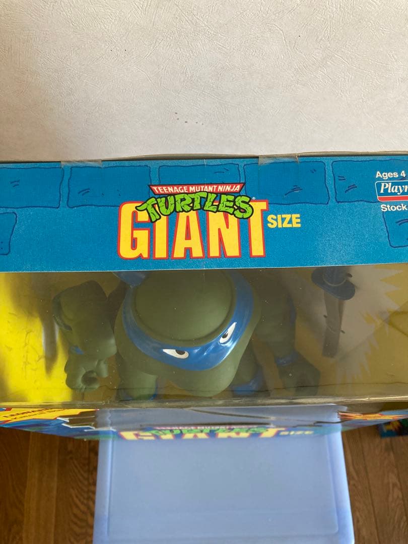 週末セール　タートルズ ジャイアントフィギュア ３体セット。