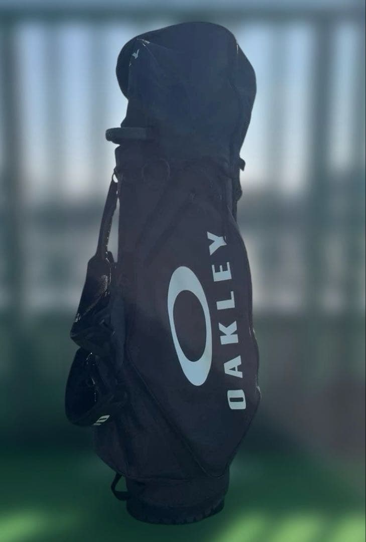 OAKLEY オークリー 9.5型　キャディバッグ　黒　スタンド式　軽量　中古