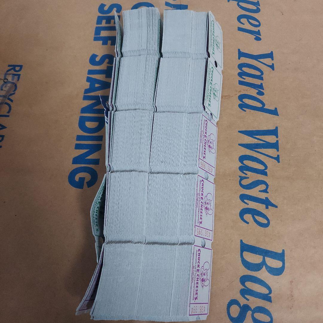 チャッキーチーズ　チケット束