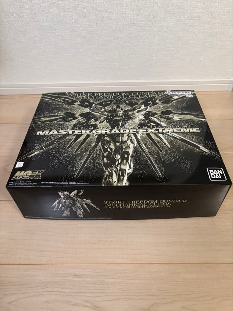 新品未使用 MGEX 1/100 ストライクフリーダムガンダム メカニカルクリア