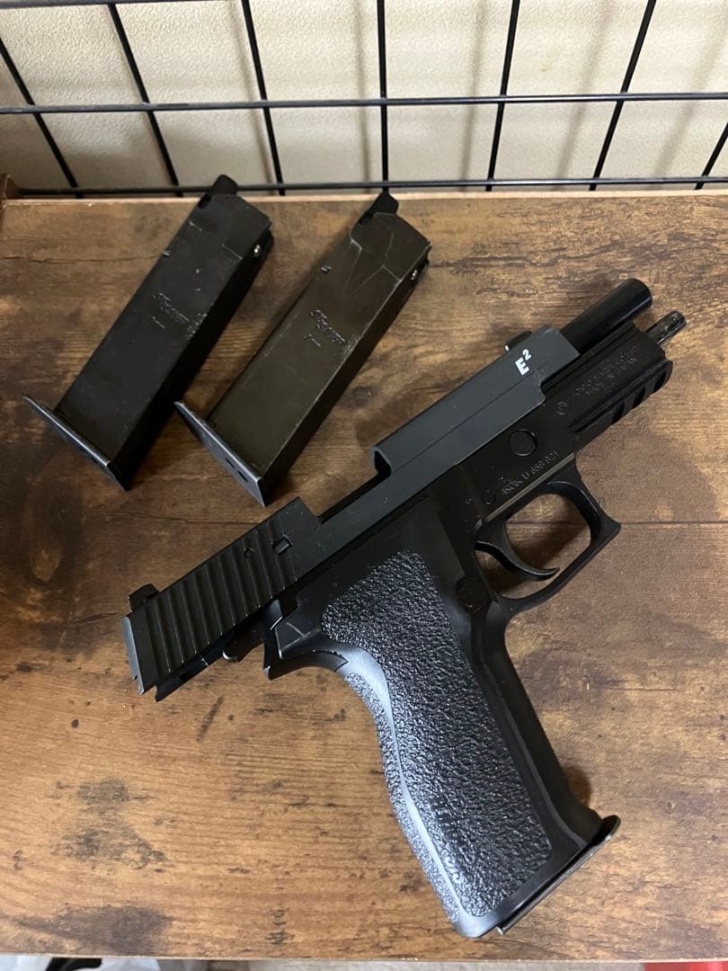 東京マルイ　SIG P226 E2 ガスブローバックハンドガン