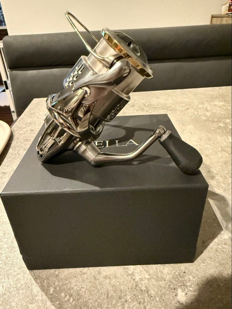 美品 シマノ 18ステラ 2500S